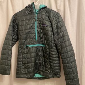 Womens Patagonia half zip down jacket